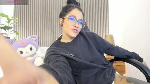 E M M A A online show from February 12, 3:27 pm