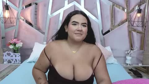 Emmaa Luxx online show from May 16, 7:45 pm