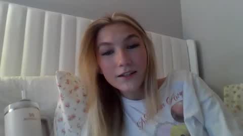 Emmaxbrooksxo online show from February 26, 12:47 am