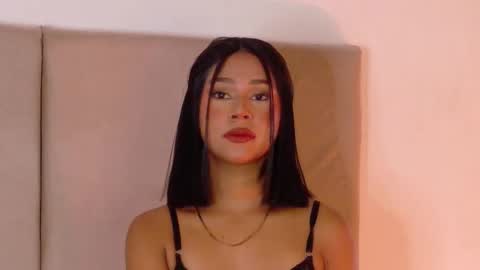 E M M A  online show from March 13, 5:05 pm