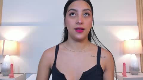 emmaespencer  online show from April 28, 11:36 am