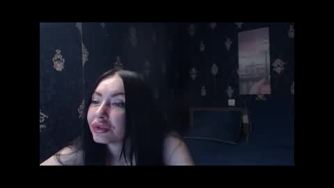 EmmaGoldX online show from April 23, 3:35 pm