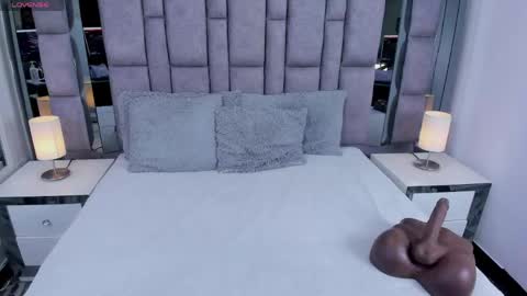 EMMA HILL online show from April 27, 10:57 am