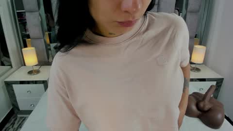 EMMA HILL online show from April 28, 10:52 am
