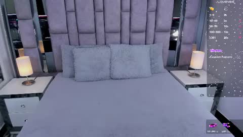 EMMA HILL online show from July 1, 11:08 am