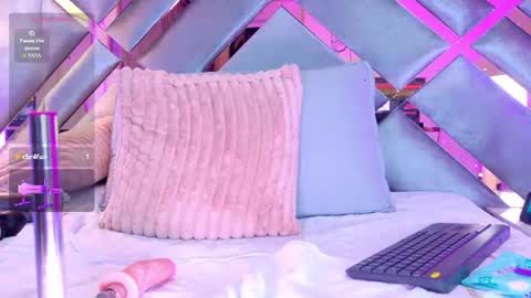 emmalove01 online show from July 28, 3:37 am