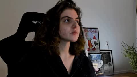 Emma online show from December 25, 8:28 pm