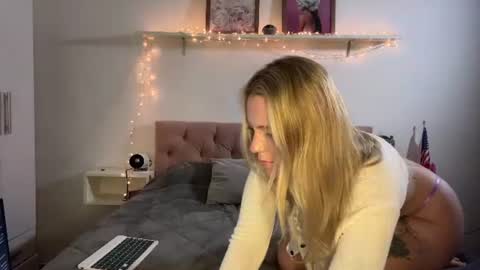 emmaonlyx1 online show from July 31, 3:18 am