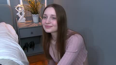 Emma online show from April 25, 1:41 pm