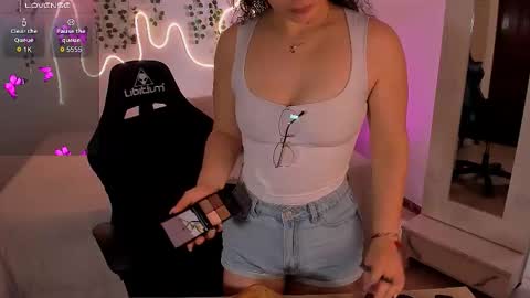 Emma Torres online show from December 15, 2:24 pm