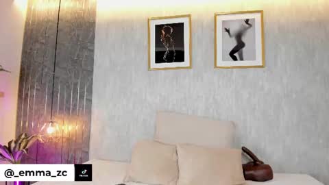 emmazc_ online show from June 23, 8:26 pm