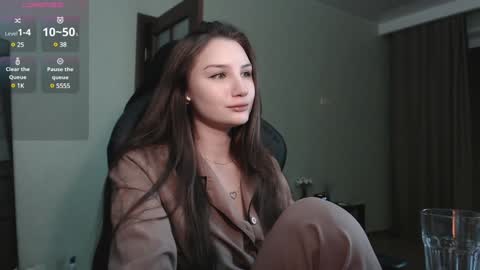 Emily online show from February 4, 8:38 pm