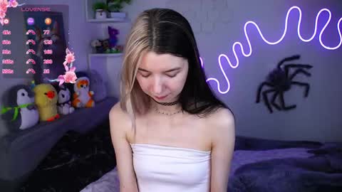 emmie_everly online show from April 28, 8:46 pm