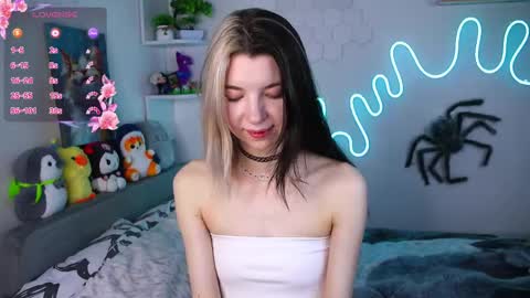 emmie_everly online show from May 5, 8:58 pm