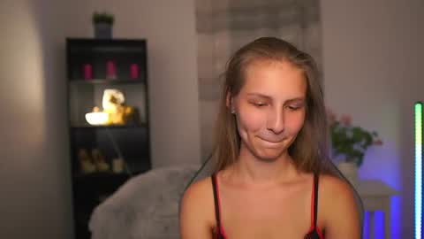 Emmie online show from July 4, 7:17 pm