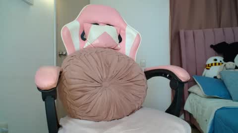 emmily online show from May 1, 8:58 pm