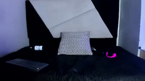Emmily keller online show from June 26, 2:17 am