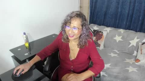 Emmily online show from November 9, 7:45 am