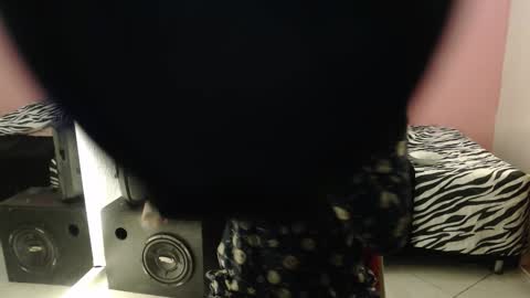 emmy___lee online show from December 14, 6:25 pm