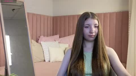 emmy_dreamy_ online show from June 27, 5:24 am