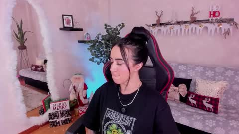 Emmy Evans  online show from November 23, 7:45 pm