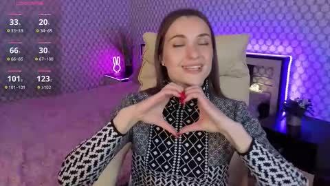 Snapshot of emmyskyy chatting on October 11, 12:43 pm Emma online show from October 11, 12:43 pm