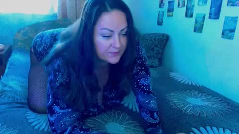 Snapshot of emmyxotty chatting on October 22, 9:45 am Emmy online show from October 22, 9:45 am