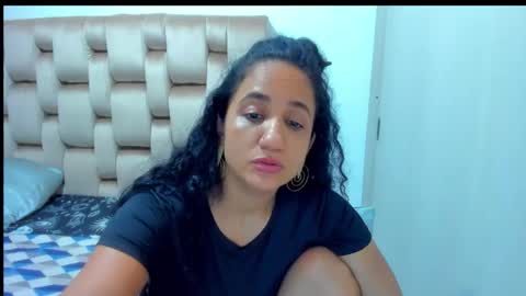 emperatriztapia online show from March 7, 2:22 am