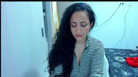 Snapshot of emperatriztapia chatting on October 21, 12:27 am emperatriztapia online show from October 21, 12:27 am