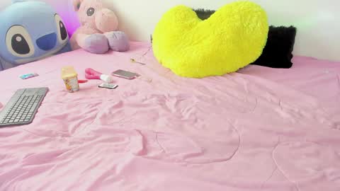 Im Emily would you like to help me reach 100  online show from May 13, 3:43 pm
