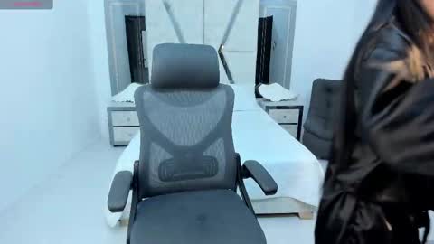 Emy Silver online show from February 12, 6:19 pm