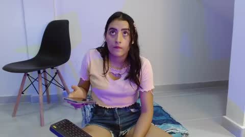 Snapshot of emysofia chatting on October 21, 2:27 am SOFI online show from October 21, 2:27 am