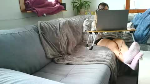 emyxxl online show from April 1, 1:41 pm