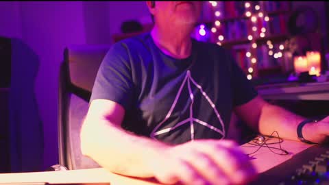 uk online show from January 12, 1:53 am