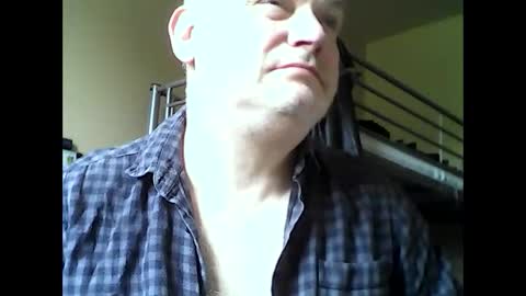 englishguysurrey online show from May 2, 8:42 am