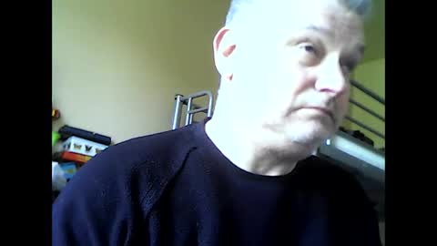 englishguysurrey online show from May 6, 9:04 am