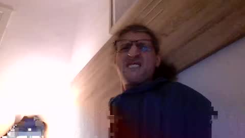 Snapshot of enri222 chatting on February 26, 7:10 pm rineking online show from February 26, 7:10 pm