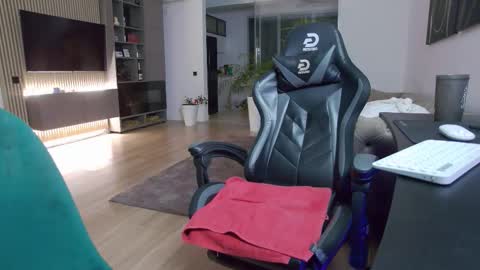 Erik online show from September 30, 7:35 pm