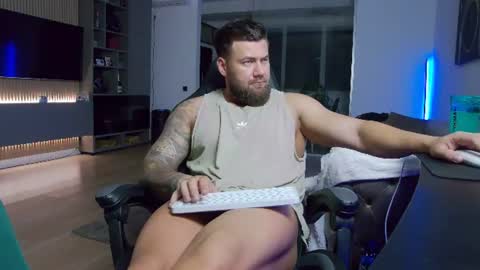 Erik online show from June 23, 9:43 pm