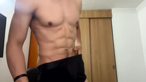 enzo_savage online show from June 1, 11:44 am