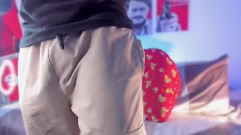 Tht BOSS Eren online show from December 19, 4:30 am