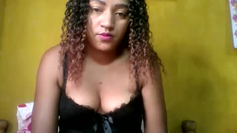 erica0586 online show from May 3, 4:29 am