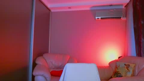 Erica 3 online show from May 4, 1:01 am