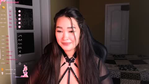 Snapshot of erica_wayne chatting on January 9, 7:52 am Erica Wayne online show from January 9, 7:52 am