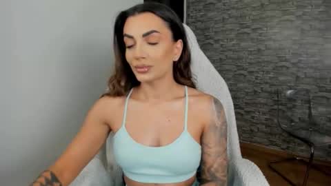 Snapshot of erica_xoo chatting on October 19, 11:59 am Riaaa online show from October 19, 11:59 am
