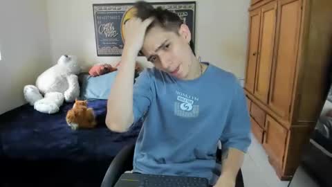erick_de_rossee online show from May 19, 8:38 pm