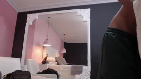 Erick online show from February 10, 4:19 am