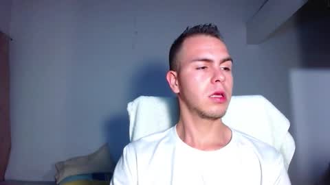 Erik rodriguez online show from November 19, 7:08 am