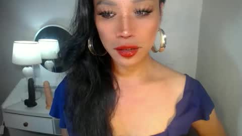 erika_madrigal online show from September 17, 7:01 am
