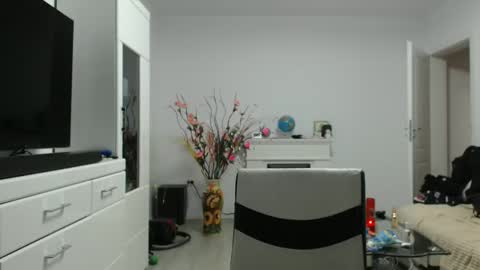 Erika online show from February 1, 8:50 pm